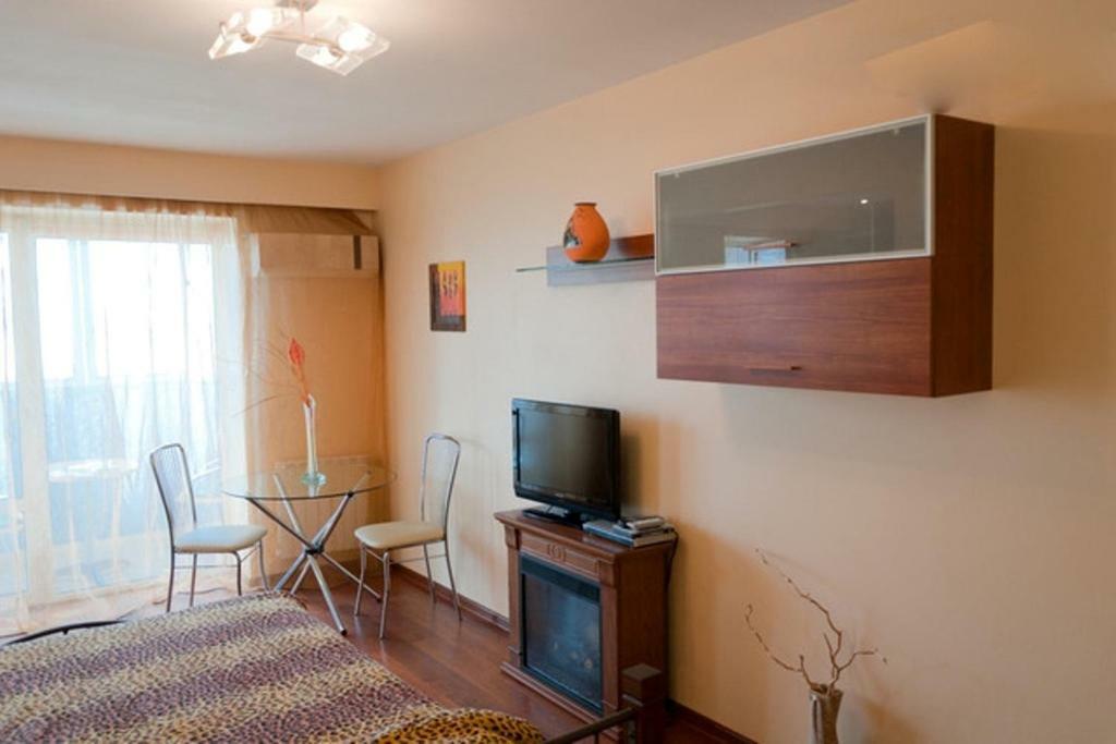 Modern Apartment With Panoramic View Near Metro 23August Charkiv Esterno foto