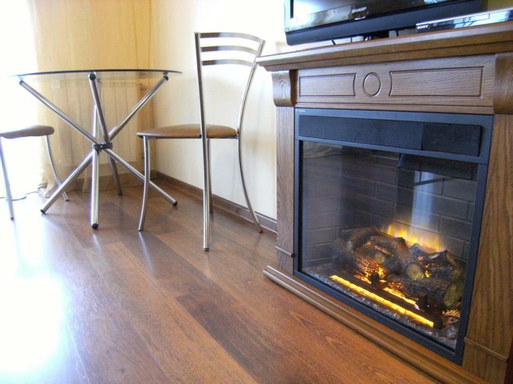 Modern Apartment With Panoramic View Near Metro 23August Charkiv Esterno foto